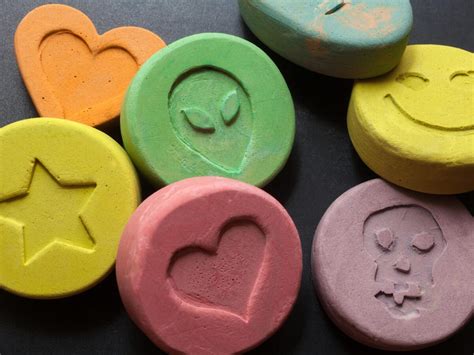 MDMA (ecstasy) intoxication .